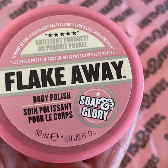 Soap & Glory Valentine Gift Set New! full size scrub and purifying body bar <3 - Picture 4 of 4